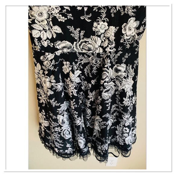 Voodoo Vixen Pin Up Dress Black White Floral Polka Dot Lace Trim Size XL - Picture 6 of 12